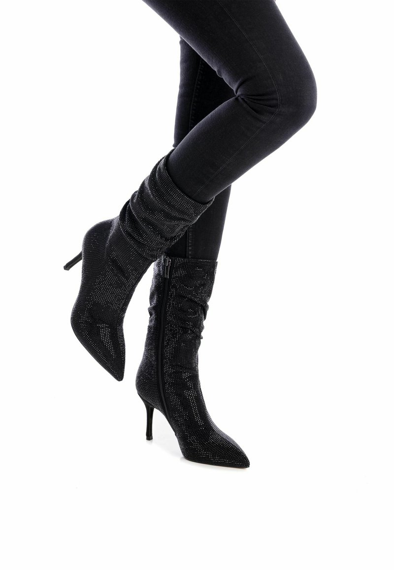 XTI Botas camperas - black