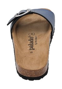 Infradito blu navy con soletta in sughero, cinturino in pelle texturizzata, dettaglio con fibbia argentata e suola in gomma nera. Taglia 37 riportata all'interno.