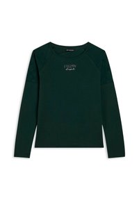 Camiseta de manga larga de color verde oscuro con cuello redondo y mangas raglán. Presenta el texto "FREDDY" en piedras de strass en el frente. Textura de tela suave.