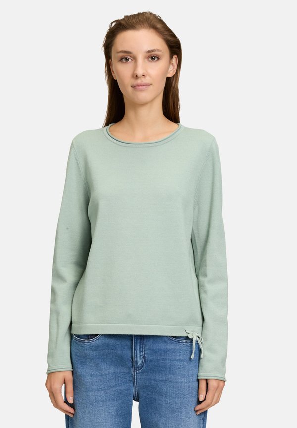 MIT RUNDHALSAUSSCHNITT - Strickpullover - jadeite