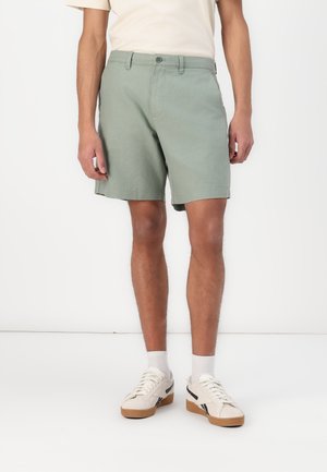 FIXED WAIST SHORT - Šortky - gasoline green