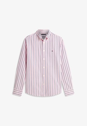Męska różowa koszula z długim rękawem w pionowe granatowe paski, z kołnierzykiem zapinanym na guziki, białymi guzikami i małym logo na piersi.