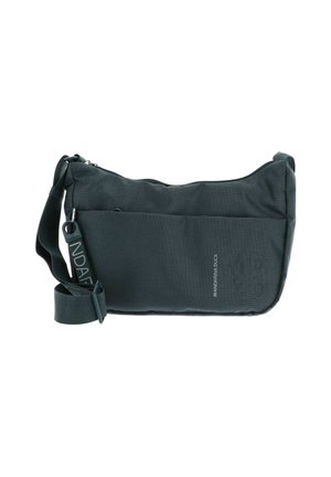 Borsa a tracolla nera in tessuto con superficie testurizzata, chiusura con zip, tracolla regolabile e logo in rilievo sul davanti.