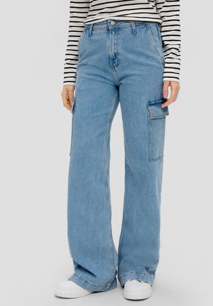 s.Oliver SURI RISE WIDE -TASCHEN - Flared Jeans - blau
