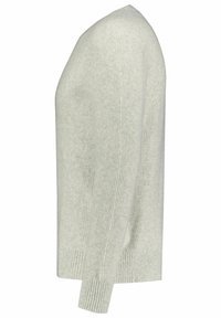Světle šedý svetr z ribované pleteniny, s kulatým výstřihem a dlouhými rukávy s ribovanými manžetami. Měkká textura a volný střih.