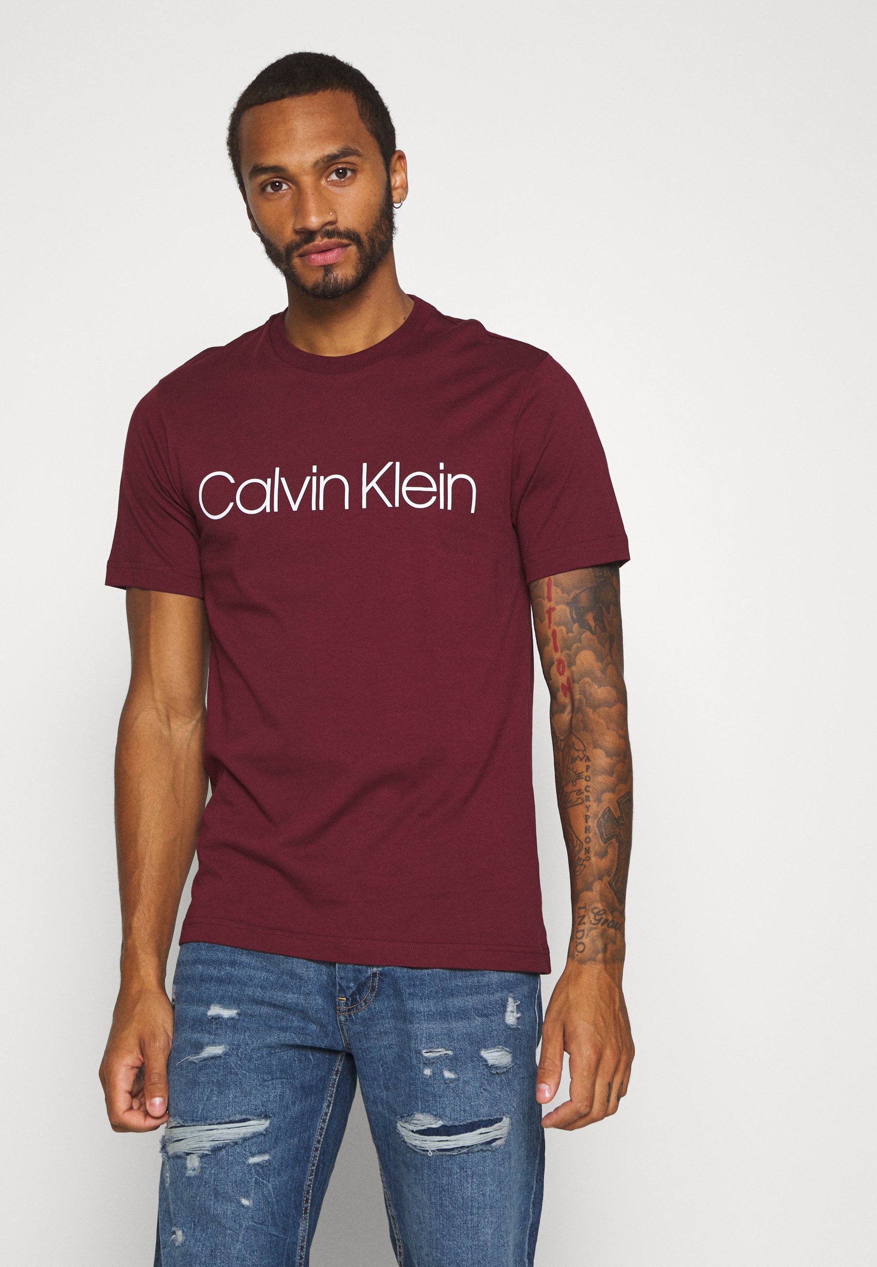 Calvin Klein FRONT LOGO - Print T-shirt - red/bordeaux Calvin Klein FRONT LOGO - Print T-shirt - red/bordeaux