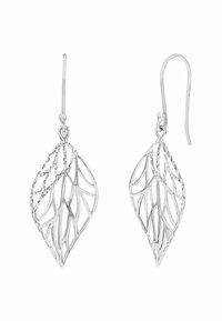 Orecchini a forma di foglia d'argento con motivi ritagliati intricati, dotati di una finitura lucida e attacchi a gancio.