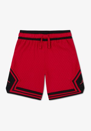Rote Basketball-Shorts mit schwarzem Bund, Kordelzug, atmungsaktivem Mesh-Gewebe und schwarzen, winkelförmigen Streifen nahe den Beingelen.