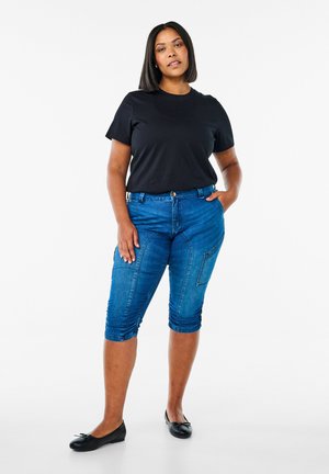 SLIM FIT CAPRI MIT TASCHEN - Denim shorts - dark blue denim