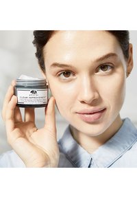 Origins CLEAR IMPROVEMENT™ SKIN CLEARING MOISTURIZER WITH BAMBOO CHARCOAL - Face cream - -
