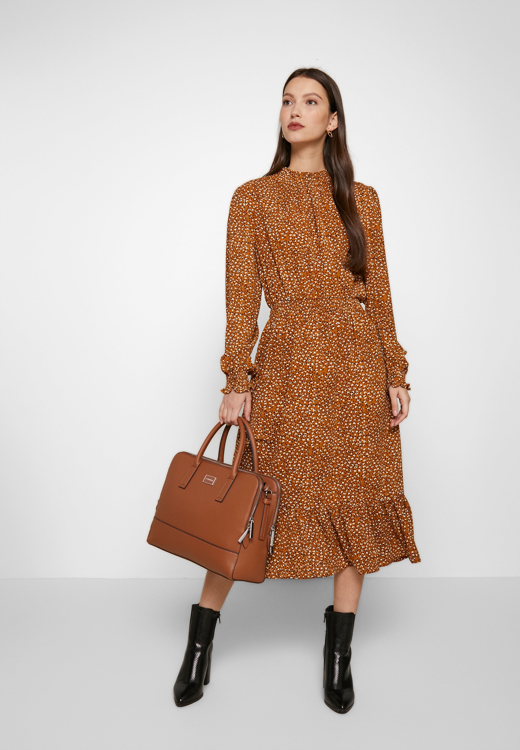 comma PURE ELEGANCE HANDBAG Stresskoffert cognackonjakk comma PURE ELEGANCE SHOULDERBAG Skulderveske cognac