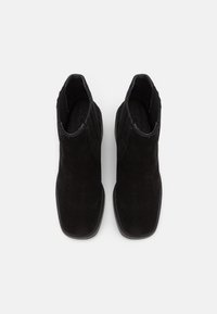 Zign Korolliset nilkkurit - black
