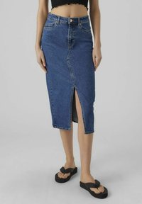 Vero Moda - VMVERI CALF SKIRT - Gonna a tubino - medium blue denim Immagine in miniatura 1