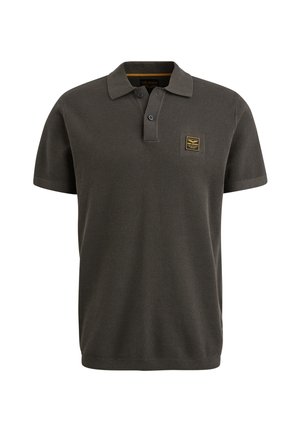 Donkergroene polo van textuurstof, met een knoopsluiting met twee knopen, korte mouwen en een vierkant logo-opdruk op de borst.