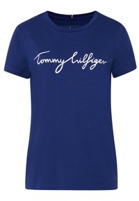 Námořnicky modré bavlněné tričko s krátkým rukávem, s bílým nápisem "Tommy Hilfiger" přes hrudník. Kulatý výstřih s minimálním švem.