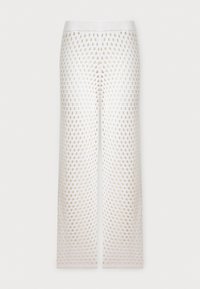 Άσπρο παντελόνι με φαρδιά μπατζάκια, μεγάλο ανοιχτό πλεκτό σχέδιο και ελαστική μέση, εμφανισμένο επίπεδο σε ουδέτερο φόντο.