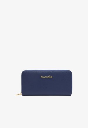 Portafoglio in pelle blu navy con chiusura a zip su tutto il perimetro, logo dorato "braccialini" al centro del fronte e cursore della zip dorato sul lato sinistro.