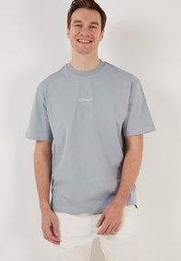 Basic T-shirt - blue grey