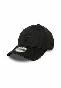 Casquette de baseball noire des New York Yankees avec une visière incurvée et un autocollant de taille moyenne à grande à l'avant.