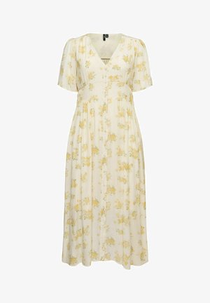 Vero Moda Curve, SMOCK DRESS VMCBELLA LONG DRESS - Maxikleid - birch