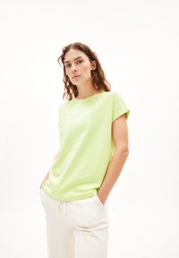 ARMEDANGELS IDAARA - T-shirt basic - light lime