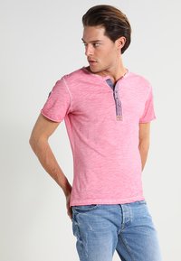 Key Largo MT ARENA  - Print T-shirt - pink