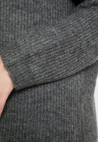 ONLY Carmakoma Abito in maglia - mottled dark grey