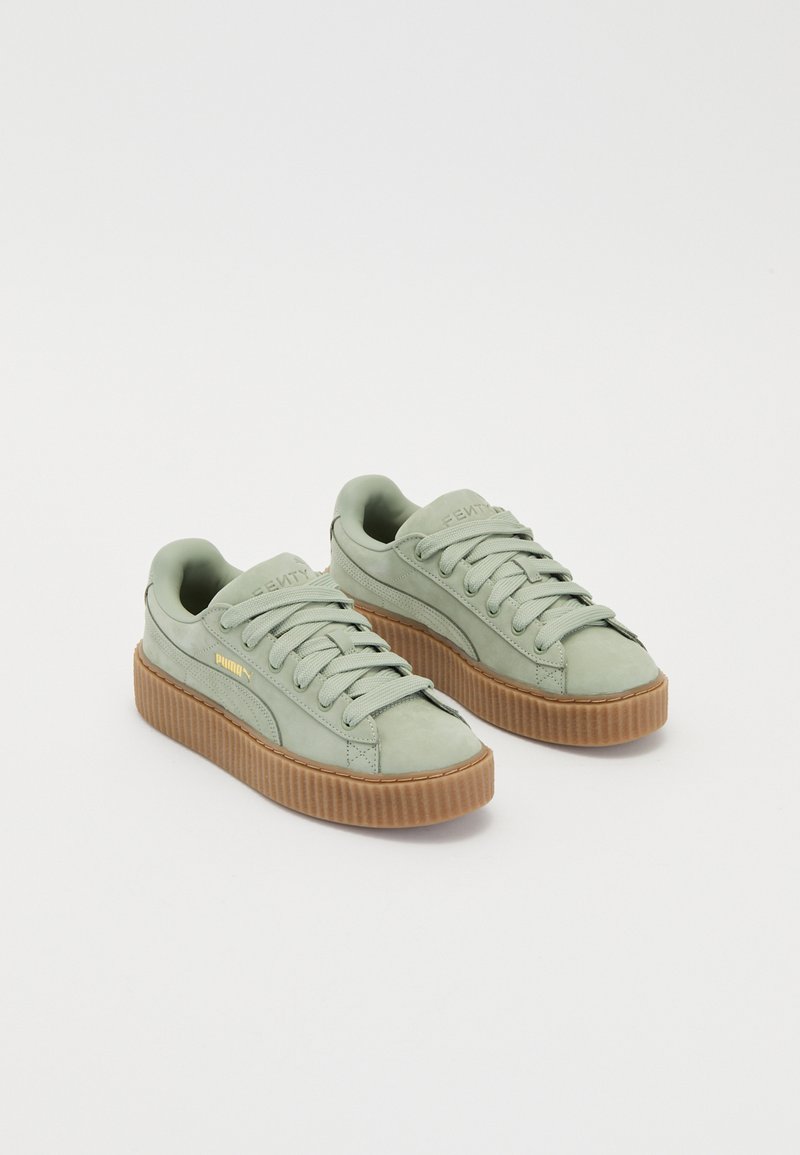 FENTY x PUMA - CREEPER PHATTY UNISEX - Tennised - green fog/gold, Suurenda