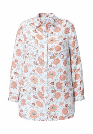 Chemise à manches longues avec un fond bleu clair, ornée d'un motif floral orange et d'accents marron, fabriquée en tissu doux avec une coupe décontractée.