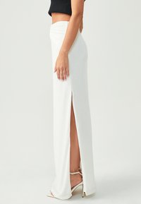 BWLDR WILLOW MAXI SKIRT - Maksi svārki - white
