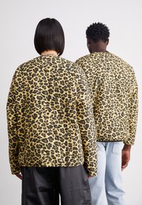 Stan Ray QUILTED LINER JACKET UNISEX - Lagana jakna - leopard camo
