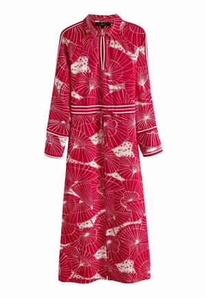 Robe rouge à manches longues avec motifs abstraits de ventilateur blancs, un col, un décolleté en forme de trou de serrure et une taille à cordon avec des détails rayés.