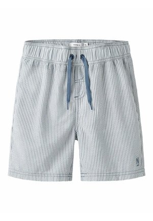 Shorts garçons à rayures verticales gris clair et blanc avec taille élastique et cordon de serrage bleu, petit logo près de l'ourlet.