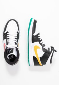 Jordan AIR JORDAN 1 MID - Sapatilhas de cano alto - black/university red/white/lucid green/university gold