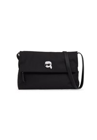 Borsa a spalla nera in nylon con chiusura a patta, caratterizzata da un dettaglio decorativo in metallo argentato e una tracolla regolabile.