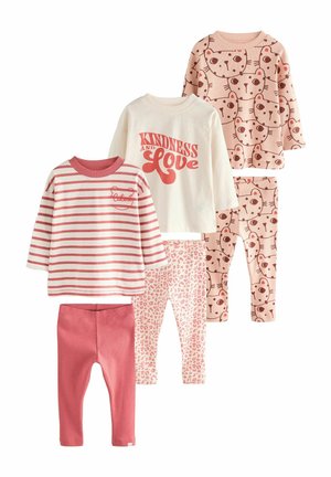 Set aus fünf Kinderoutfits aus Baumwollmaterial. Enthält gestreifte, grafische und Tierdruckdesigns in rosa- und cremfarbenen Tönen.