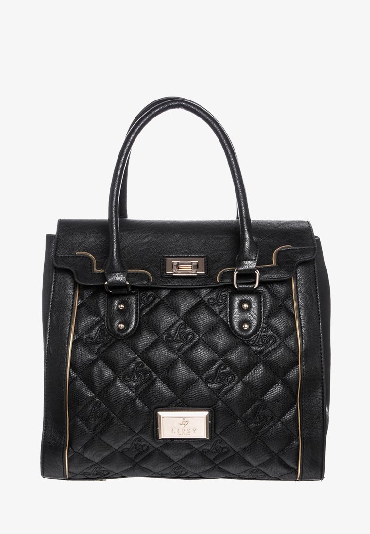 Sac à main en cuir matelassé noir avec double poignée, fermoir supérieur, garniture dorée et plaque métallique logo à l'avant.
