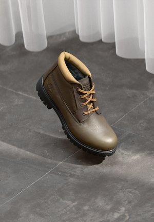 NELSON - Talvesaapad - dark brown/olive