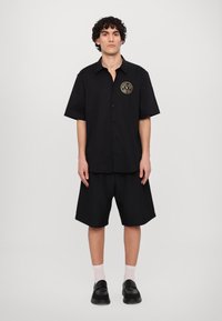 Versace Jeans Couture POP BASIC SOFT - Camicia - black/gold