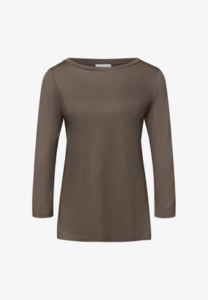 Camiseta marrón de manga larga con cuello redondo, hecha de un tejido simple y liso, sin patrones ni logotipos visibles.