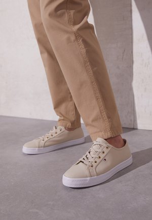 Tommy Hilfiger Sneakers - beige