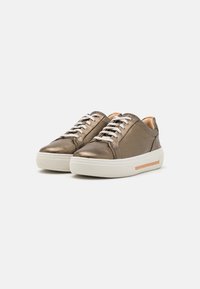 Clarks HOLLYHOCK WALK - Zapatillas - metallic