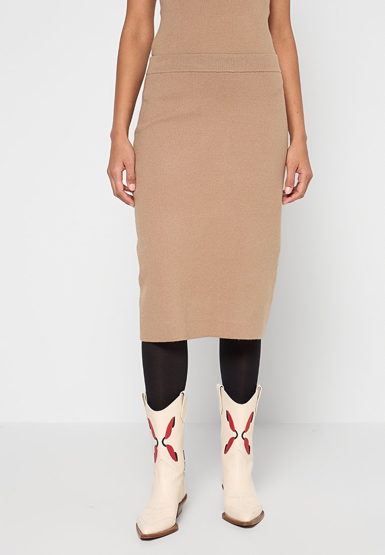 Apart Kokerrok camel