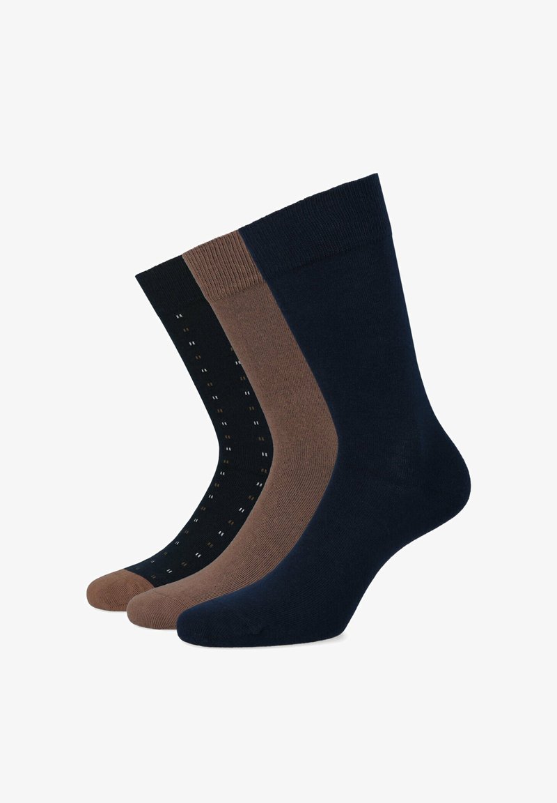 Trzy pary skarpetek załogowych: jedna w jednolitym granacie, jedna w jednolitym brązie, a jedna czarna z drobnymi wzorami. Mieszanka bawełny, ze szwem ściągającym u góry.