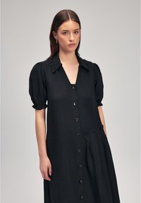 adL FRONT BUTTONED FRILLED  - Skjortekjole - black
