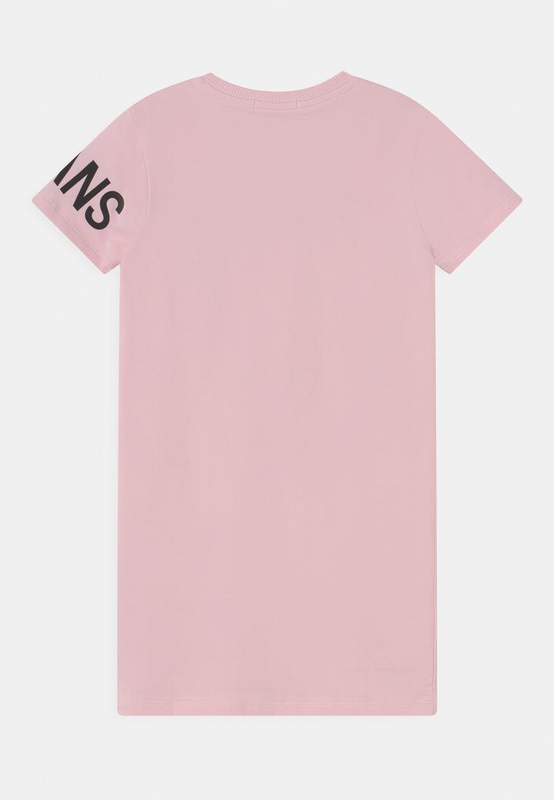 Kinder Freizeitkleider | Calvin Klein Jeans HERO LOGO DRESS Freizeitkleid sweetest pink/rosa - FU55225 Kinder Freizeitkleider | Calvin Klein Jeans HERO LOGO DRESS Freizeitkleid sweetest pink/rosa - FU55225