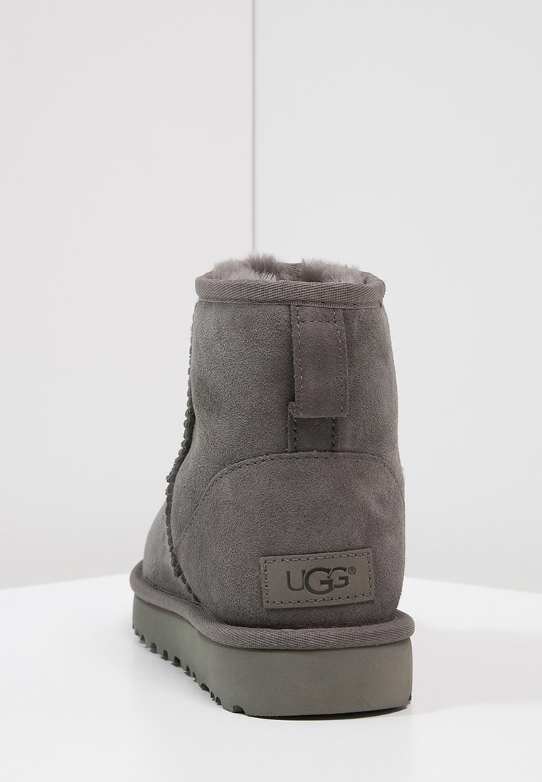 ugg classic mini ii gris ugg classic mini ii gris
