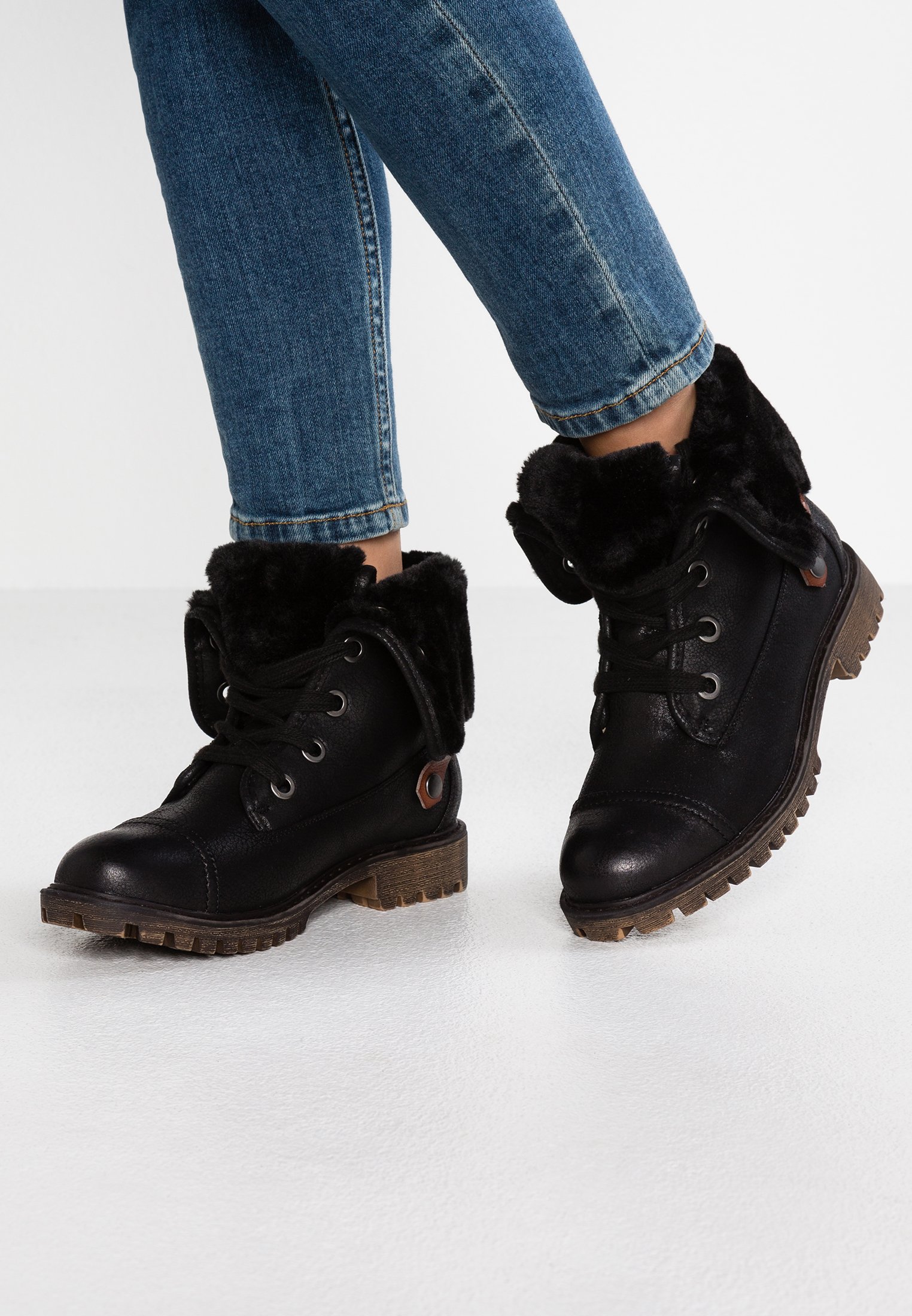 roxy lace up boots