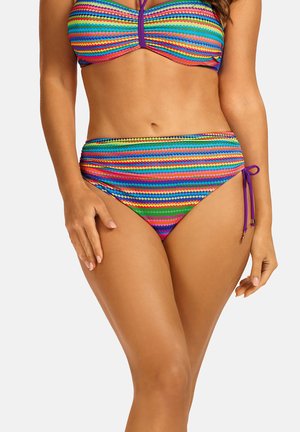 Kolorowy biustonosz bikini i wysokie majtki z poziomymi paskami w kolorze fioletowym, niebieskim, zielonym, żółtym i różowym. Po bokach związania w majtkach.