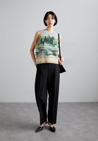 MUNTHE SPACY - Pullover - olive